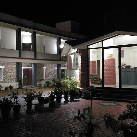 Hotel Jebasakthy Канякумари Екстериор снимка