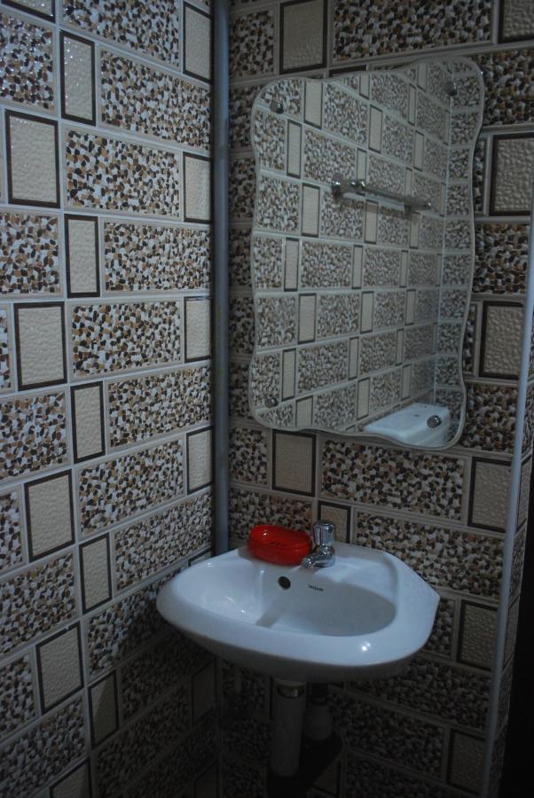 Hotel Jebasakthy Канякумари Екстериор снимка