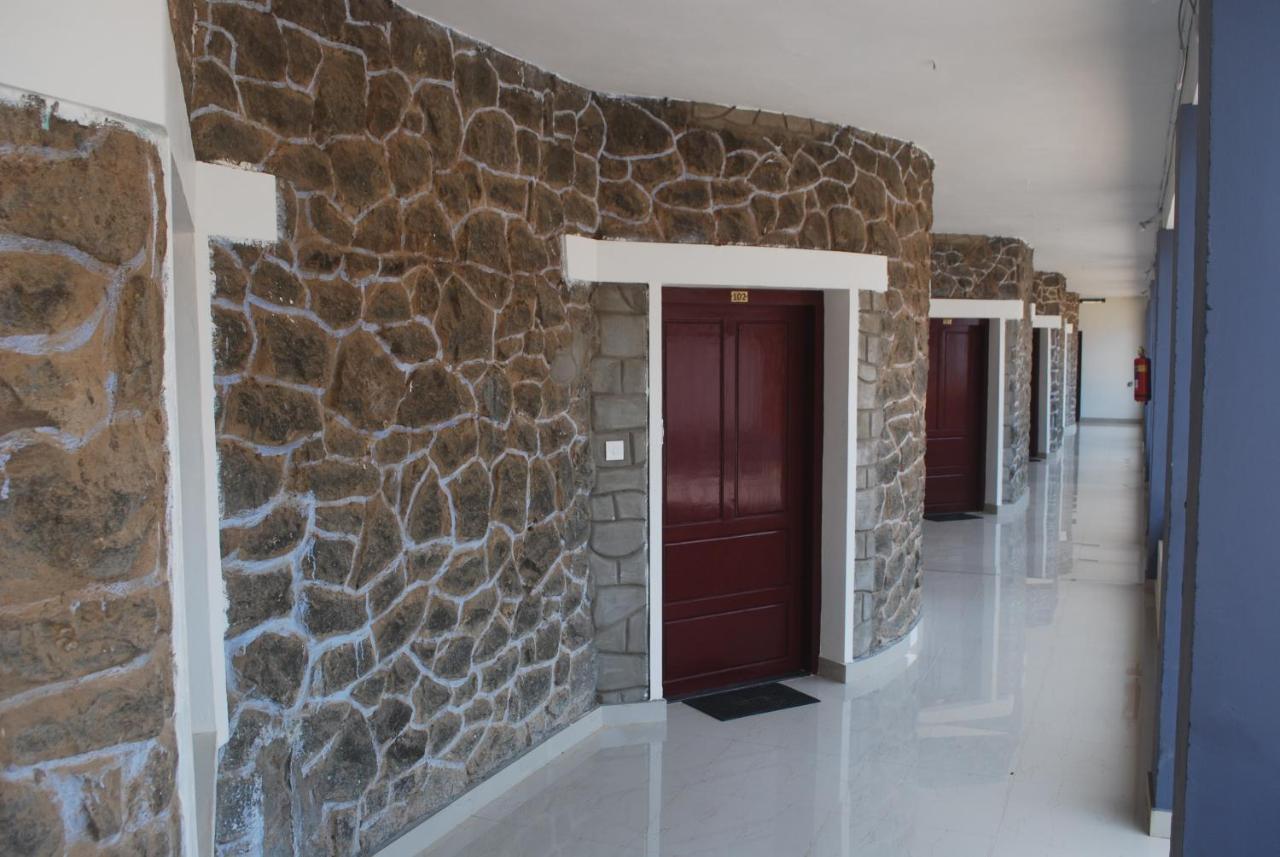 Hotel Jebasakthy Канякумари Екстериор снимка