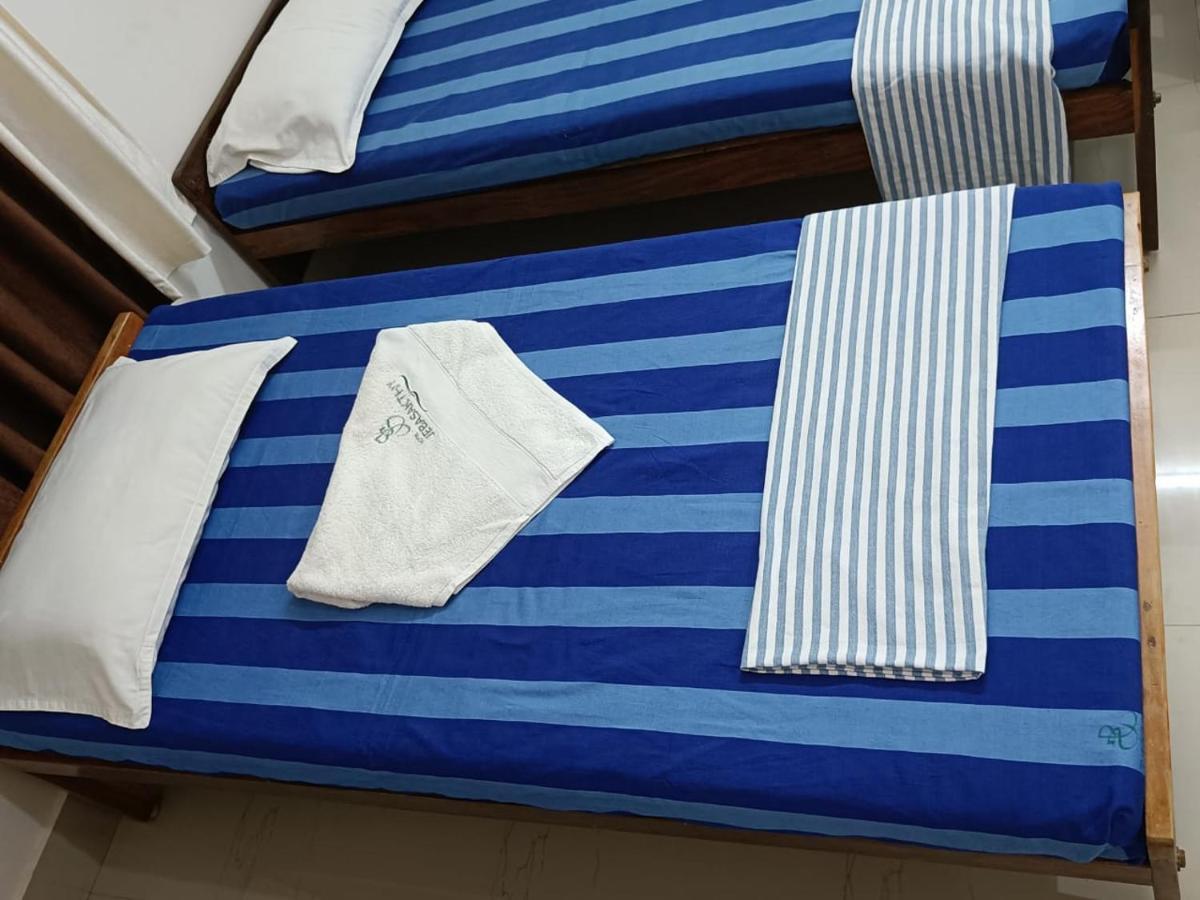 Hotel Jebasakthy Канякумари Екстериор снимка