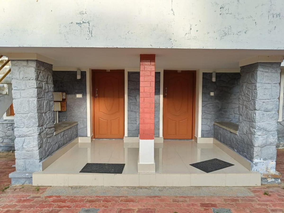 Hotel Jebasakthy Канякумари Екстериор снимка
