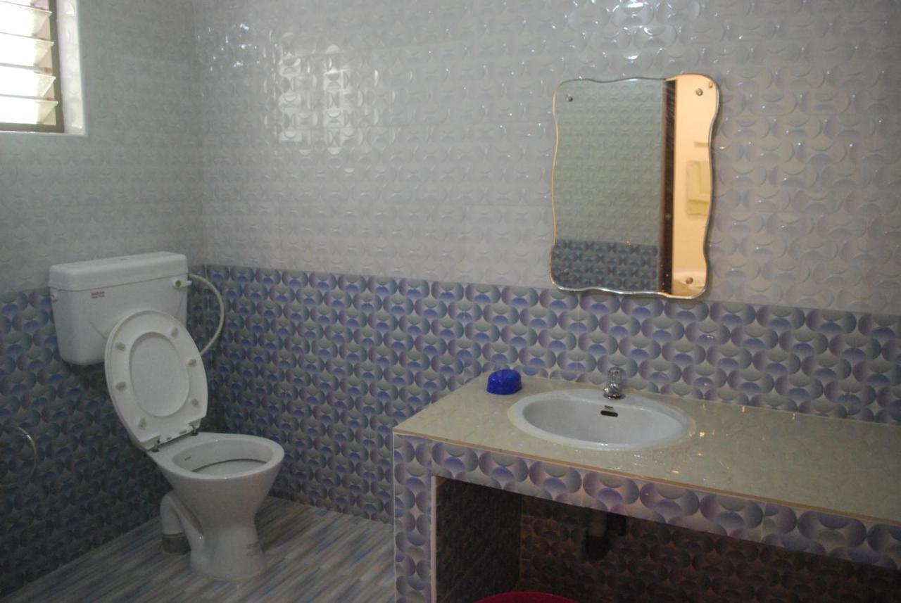 Hotel Jebasakthy Канякумари Екстериор снимка